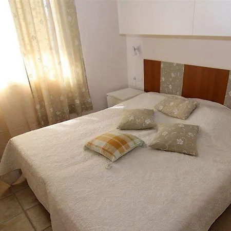 Aquacanis Apartment *